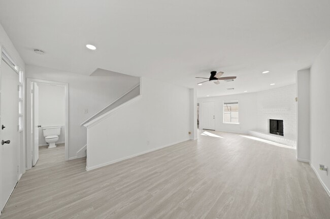 Photo - 7949 Ellinger Ln