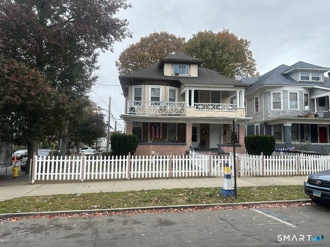 Building Photo - 358 Park Ave Unit 3rd Floor