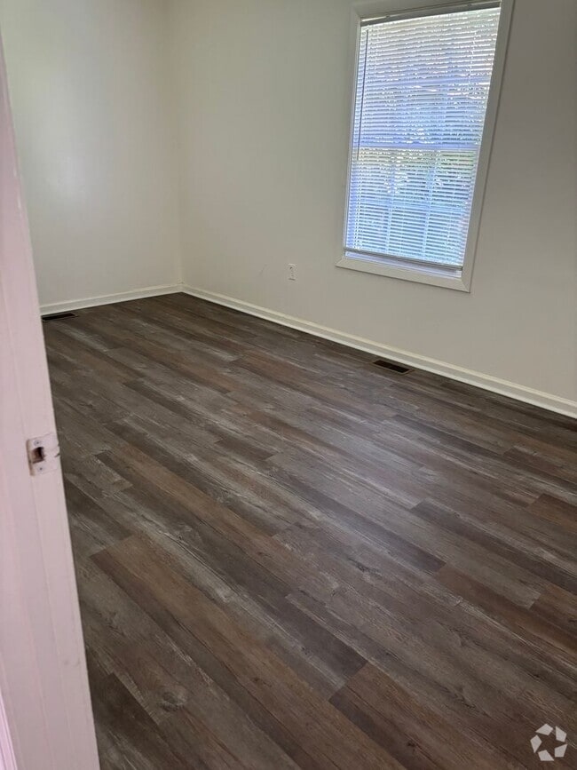 Building Photo - 3 Bedroom Spencer, NC Home