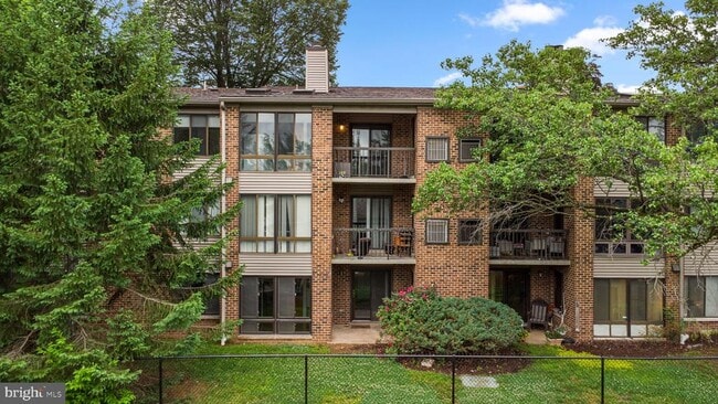 Building Photo - 18050 Chalet Dr Unit 14-103