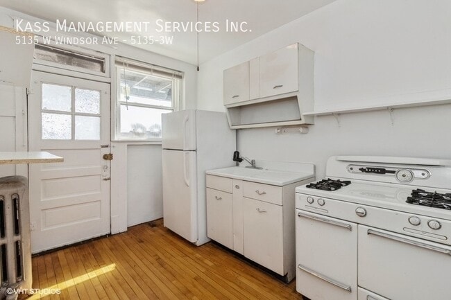 Building Photo - 5135 W Windsor Ave Unit 5135-3W