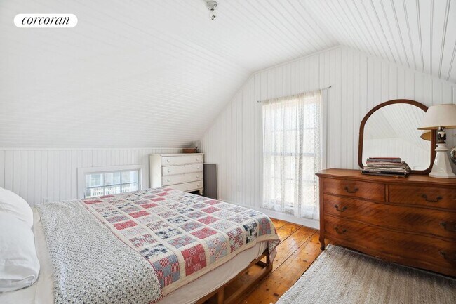 Photo - 54 Howard St