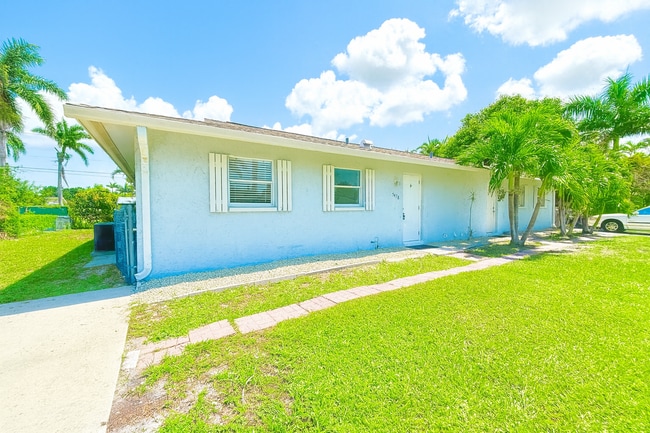 Building Photo - 5476/5478 Ave C Unit 5478