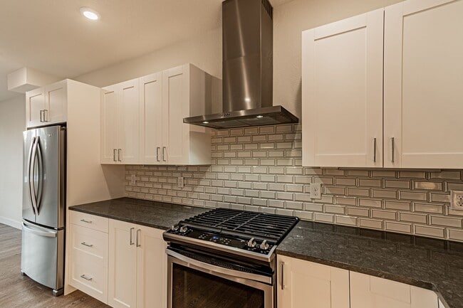 Photo - Newer Build 2 Bedroom, 4 Bathroom Jefferson Park Townhome