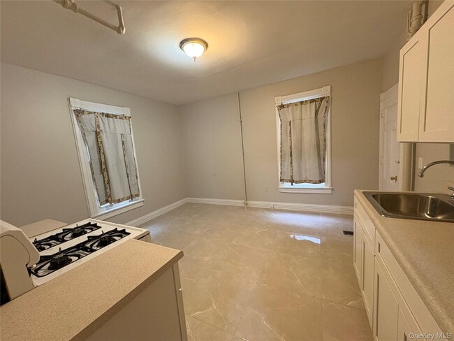 Photo - 77 Linden Ave