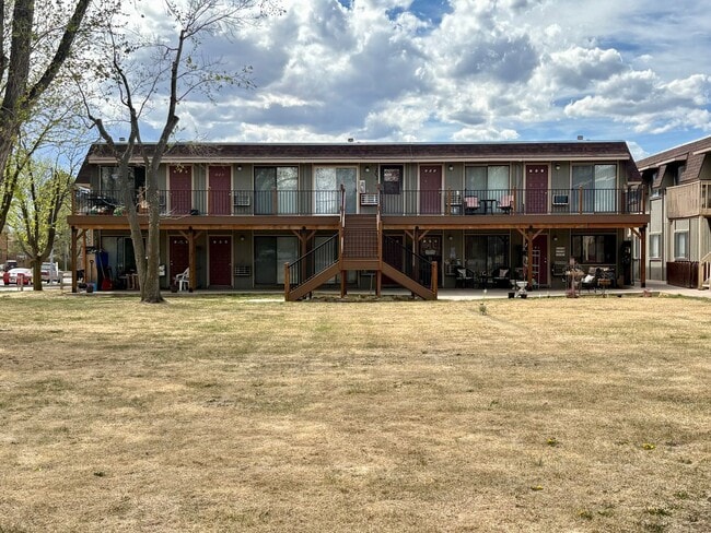 Building Photo - Cute 1 Bedroom-2nd floor Condo in Windsor Unit 204