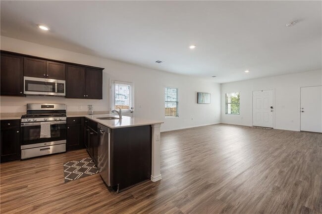 5920 Eden Dr