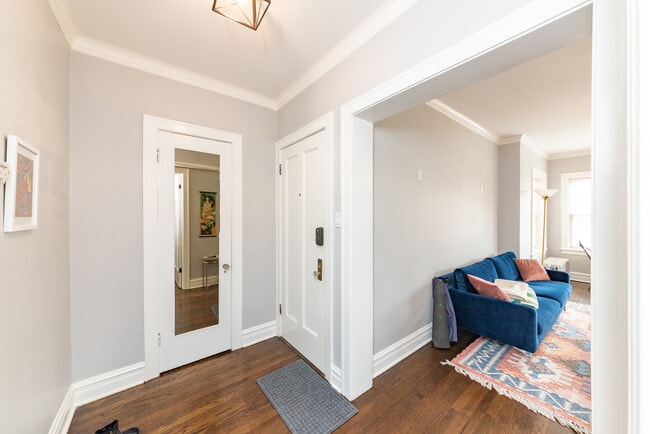 Photo - 4014 W Nelson St Unit 1