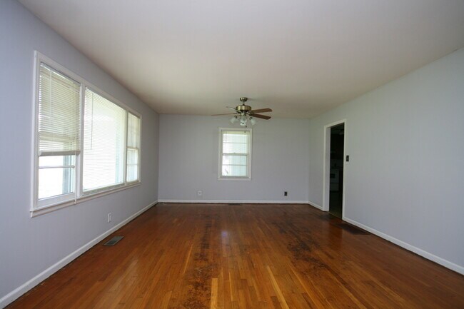 Photo - 2803 Mallory Ave NW