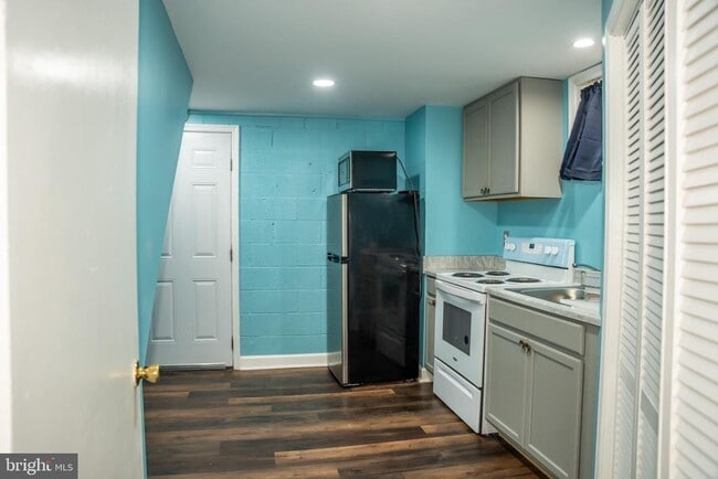 Photo - 6304 Somerset Rd