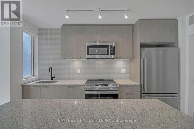 Photo - 30 Ed Clark Gdns