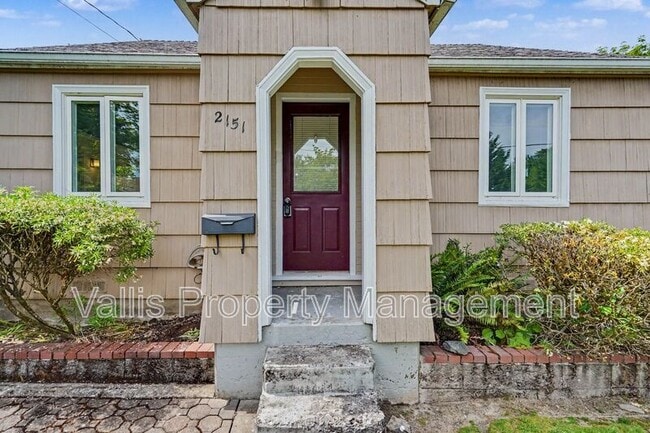 Photo - 2151 Winter St SE
