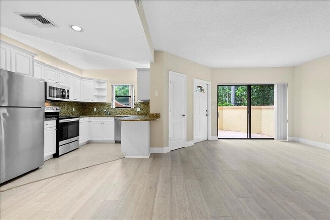 Building Photo - 41 Uno Lago Dr Rental