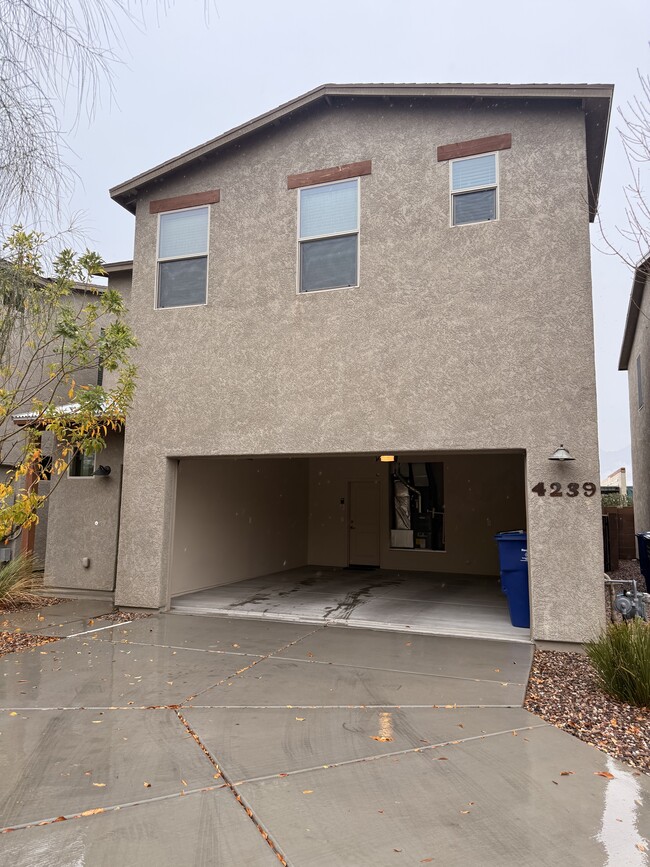 Photo - 4239 E Columbus Park Pl