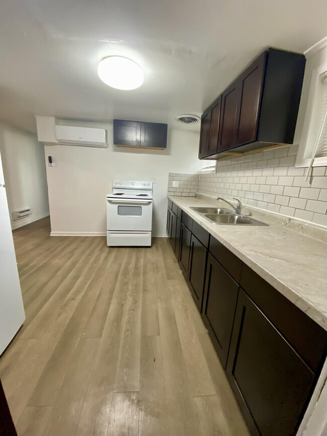 Photo - 1113 W Hill St