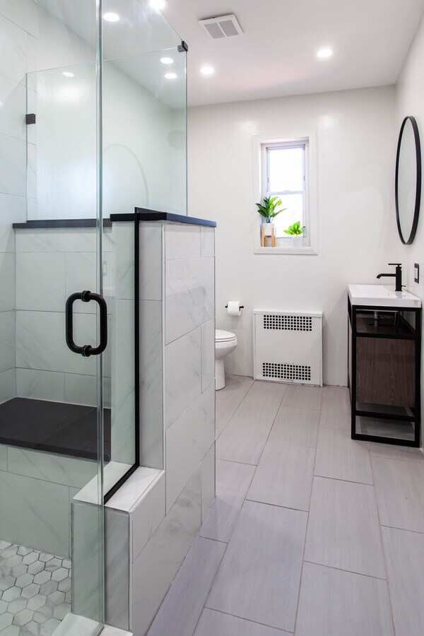 Bathroom #2 - 4424 Kings Hwy Apartments