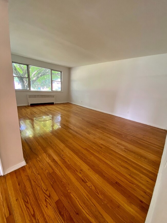 Photo - 157 White Plains Rd