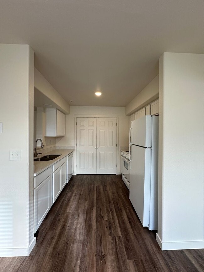 6405 Chapel Hill Blvd Unit K102