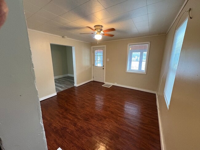 Building Photo - 14 Cruger St Unit 101