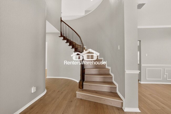 Photo - 619 Ridgemont Dr