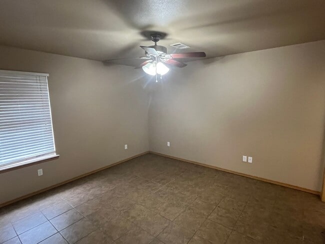 Photo - 1528 E 11th Cove