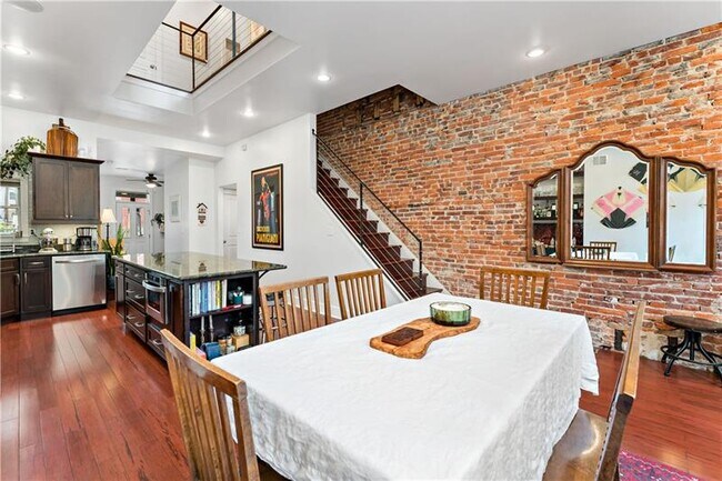 Photo - 254 38th St