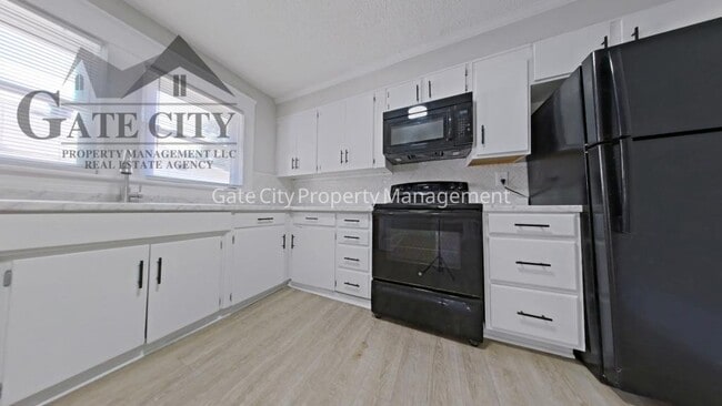 Photo - 1105 Adams St