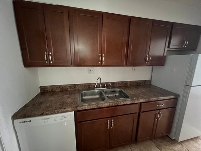 Building Photo - 4398 McPherson Ave Rental