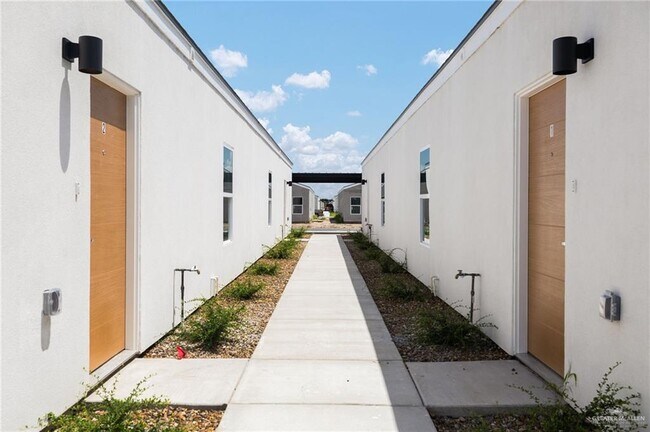 700 Oriole Rd Unit 3