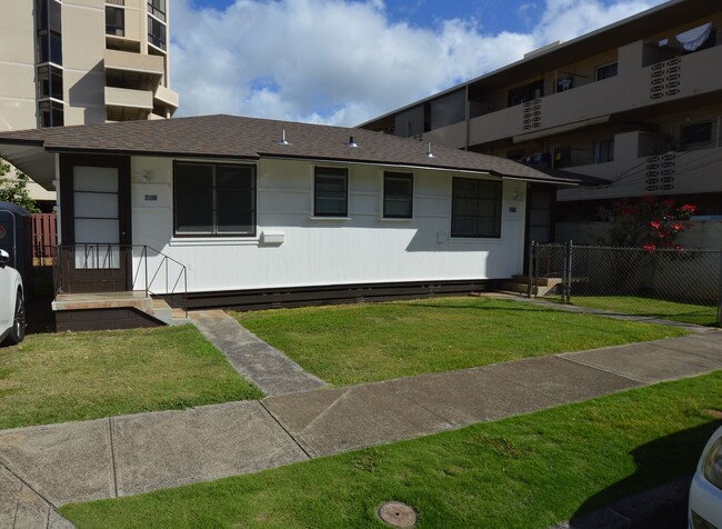 McCully/Moiliili/Kapiolani 1 Bed Duplex - McCully/Moiliili/Kapiolani 1 Bed Duplex Casa