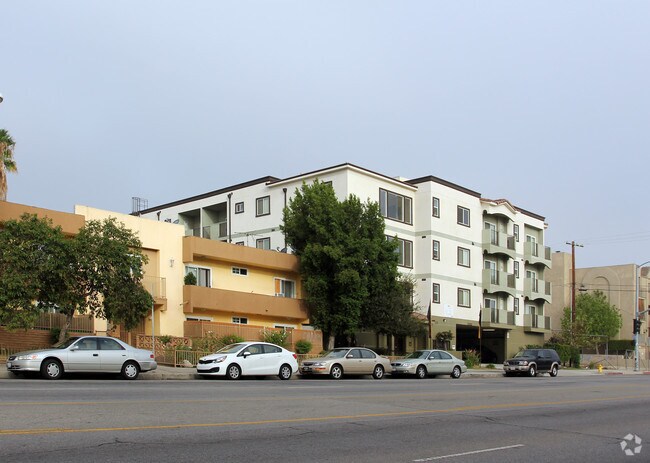 Photo - Laurel Courtyard Apartments