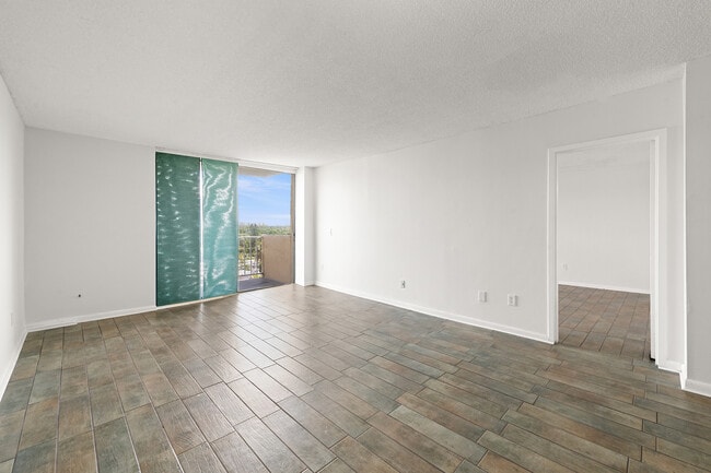 Photo - 2350 NE 135th St