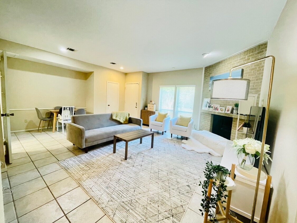 Living Room - 8263 Wednesbury Ln (Houston, TX)