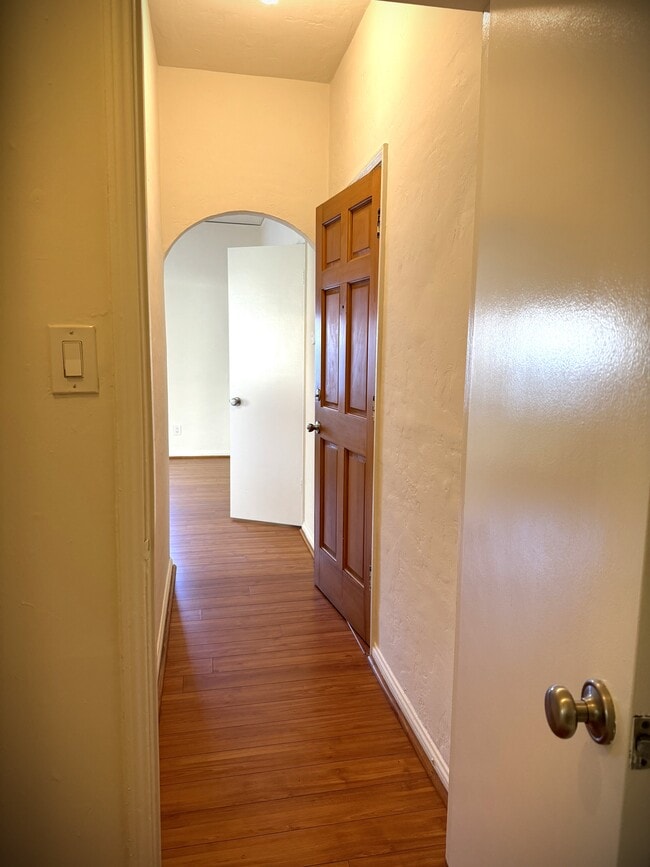 Photo - 114 N Clark Dr Unit .Studio. Available