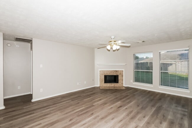 Photo - 16707 Great Oaks Glen Dr