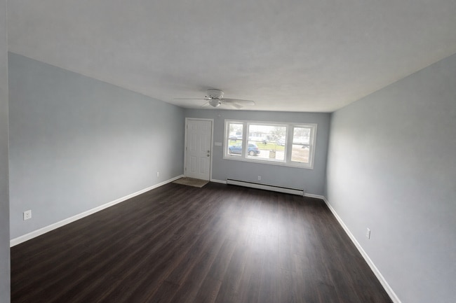 Photo - 2575 St Peter St