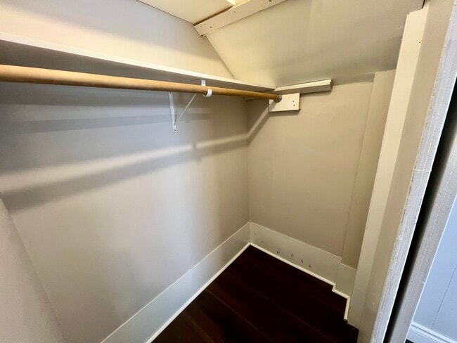 Photo - 112 Cross St Unit Lower