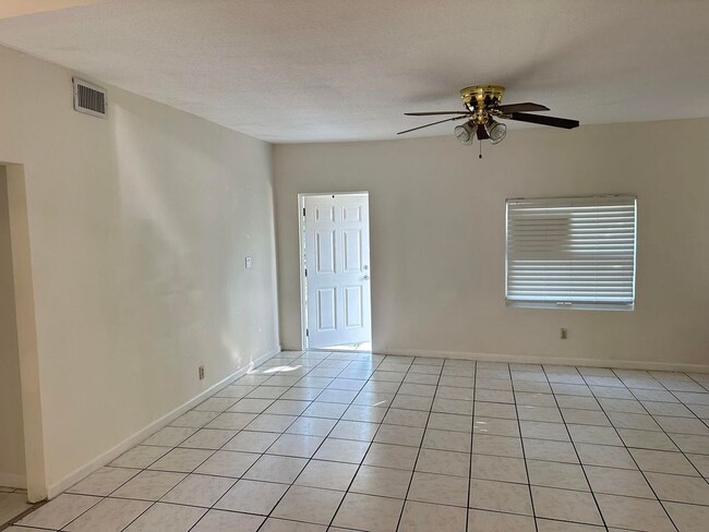 Photo - 611 El Vedado