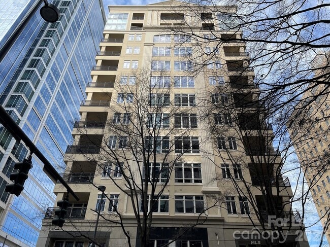 Building Photo - 230 S Tryon St Unit 603