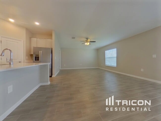 Photo - 34591 Shellback St