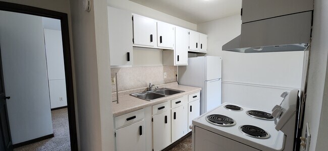 Photo - 625 9th St N