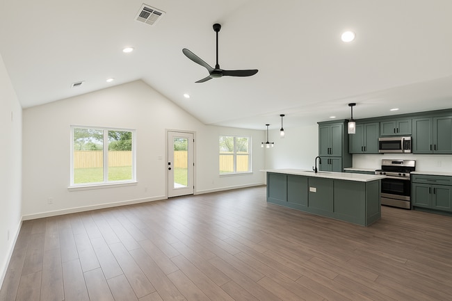 Photo - 303 E Virgin St