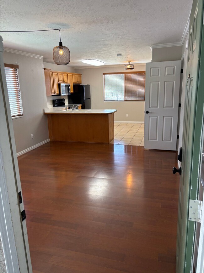 Photo - 414 400 N Unit 1