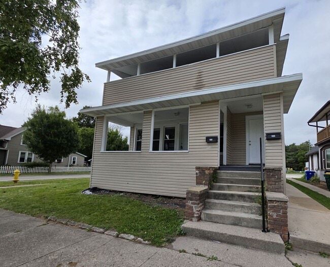 Building Photo - 840 S Maple Ave Unit Lower Front Rental