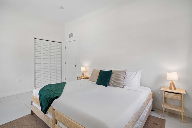 4280 SW 13th Terrace Unit SI ID1623206P