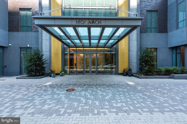 Building Photo - 7887 Jones Branch Dr Unit 902