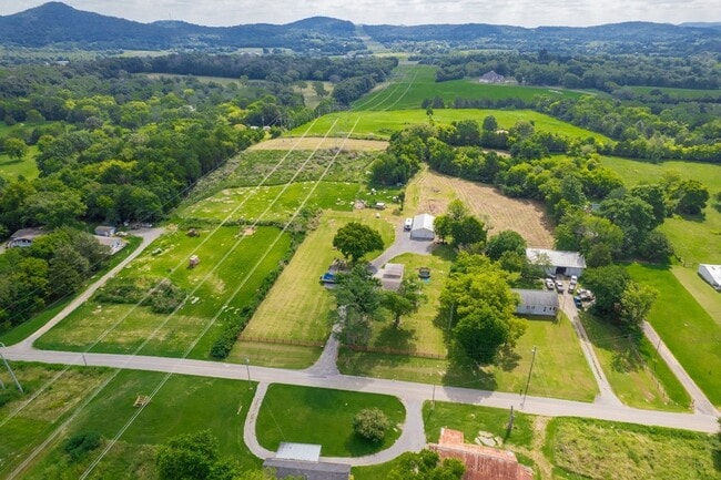 Photo - 864 Greenwood Rd