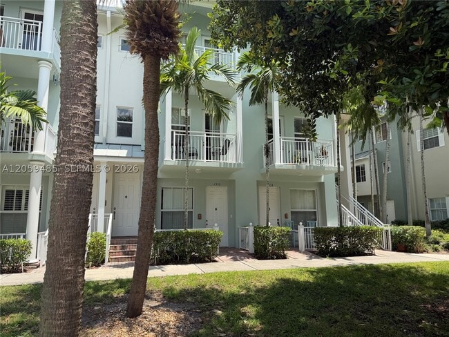 Photo - 1335 SW 4th Ct Unit 1335