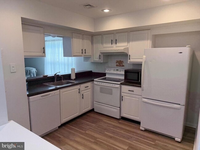 Photo - 106 Pinewood Dr