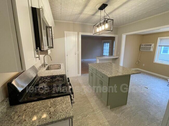 Photo - 636 Summer St Unit 2